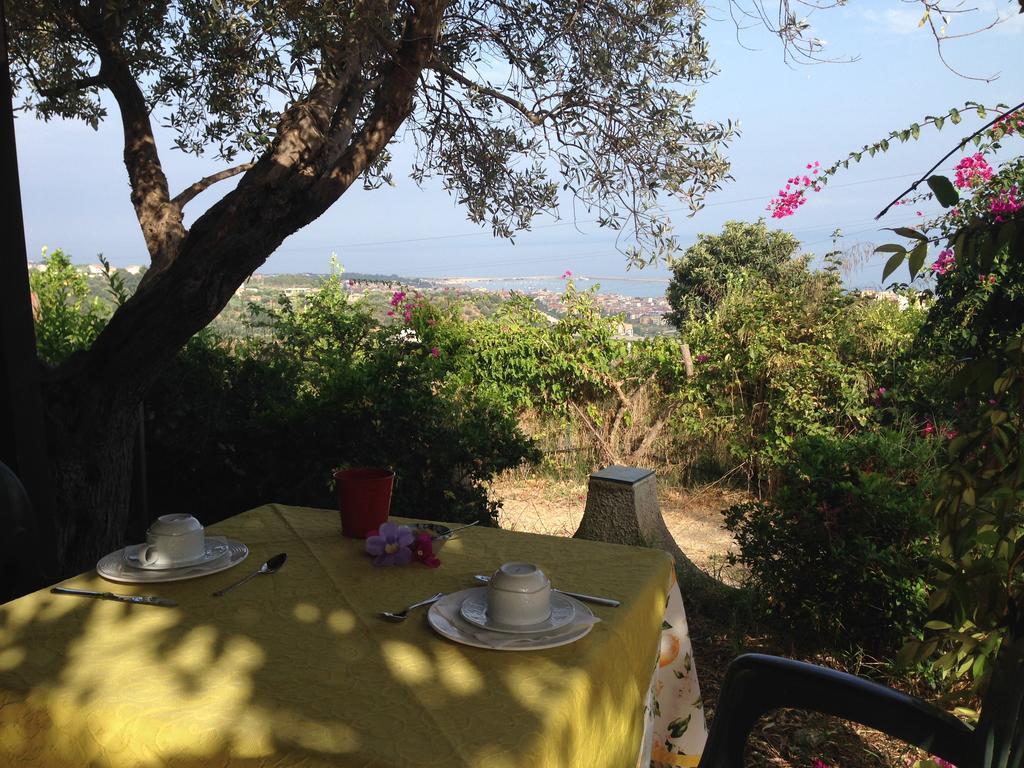 Giardino Di Sicilia Guest House SantʼAgata di Militello Exterior foto