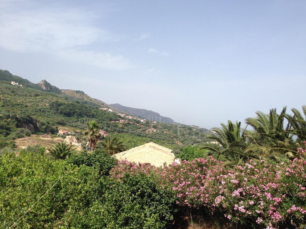 Giardino Di Sicilia Guest House SantʼAgata di Militello Exterior foto